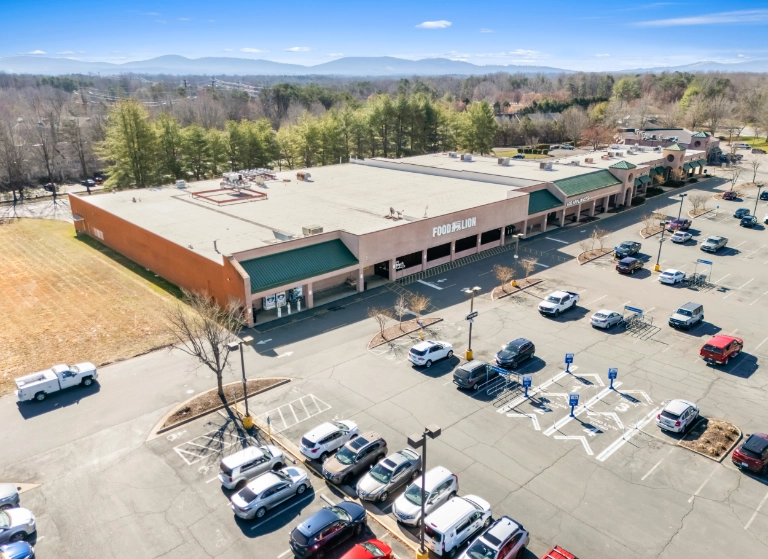 Forest Lakes Shopping Center